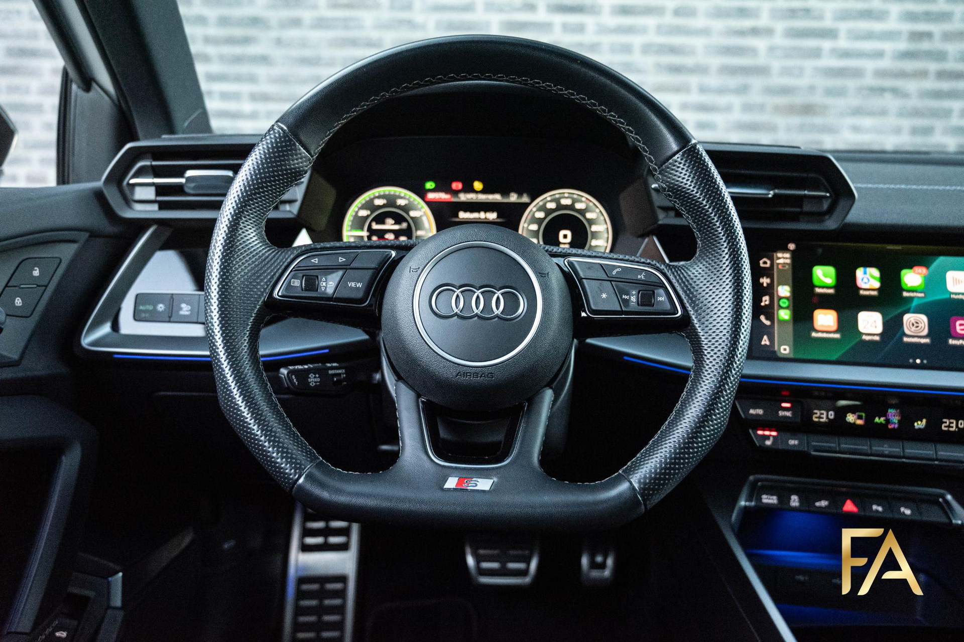 48660399-43.jpg